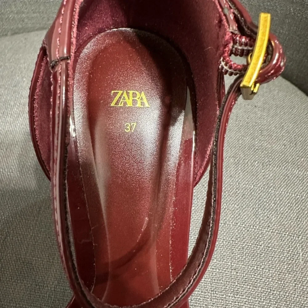 Zara burgundy patent heels sz: 37 (US: 6.5-7)